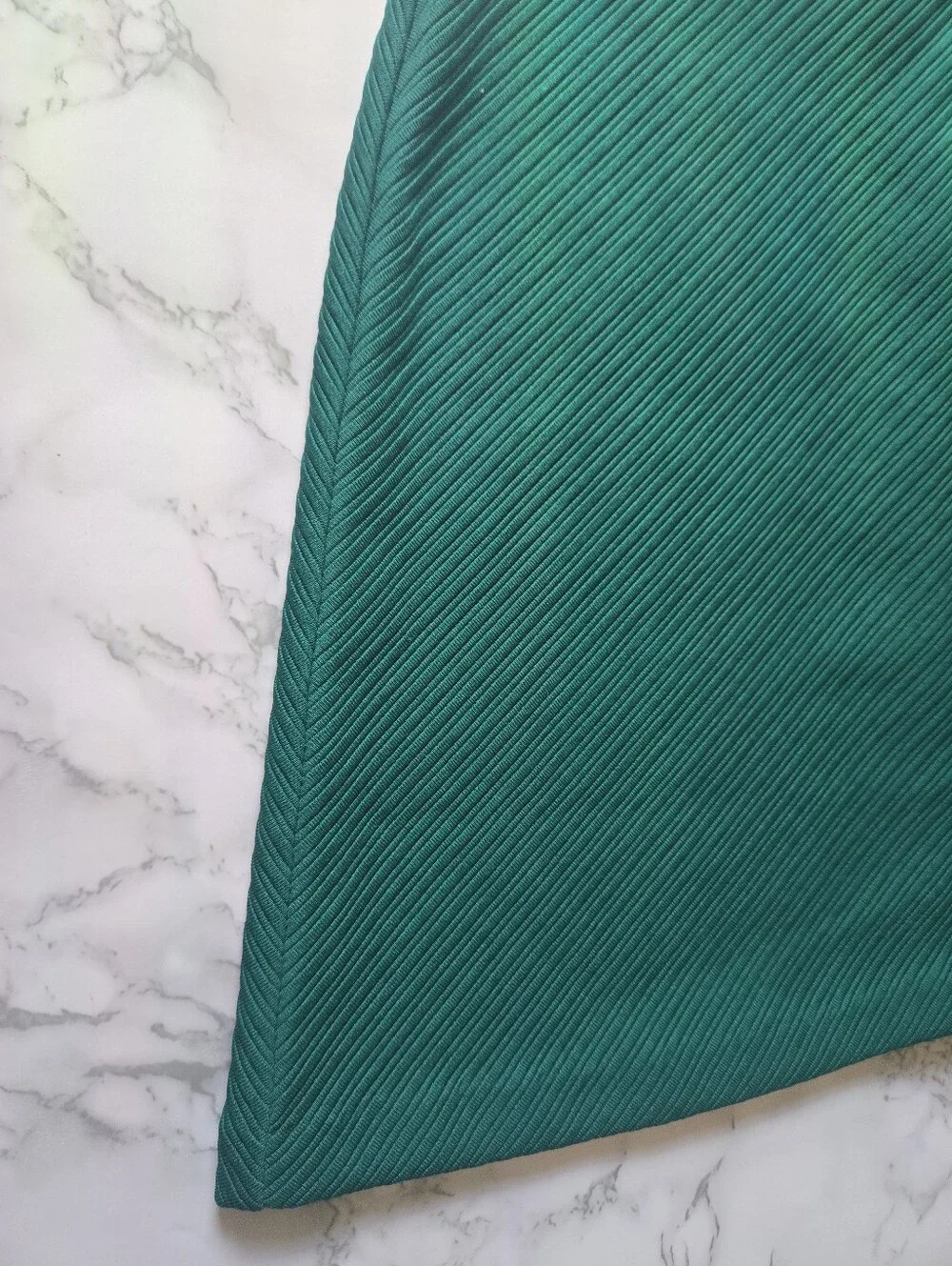 NWOT Green Ribbed Textured Mini Skirt - High-Waisted Chevron Knit Small